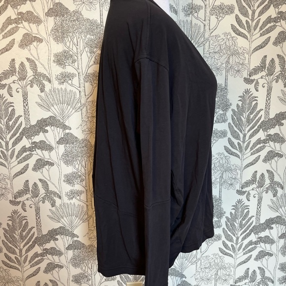 Lululemon Back In Action black V-Neck Long-Sleeve Shirt 12 - Picture 8 of 8